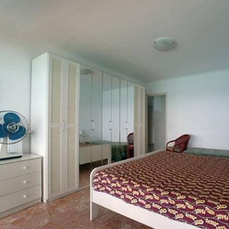 Flat Rossi Appartement Menton Kamer foto