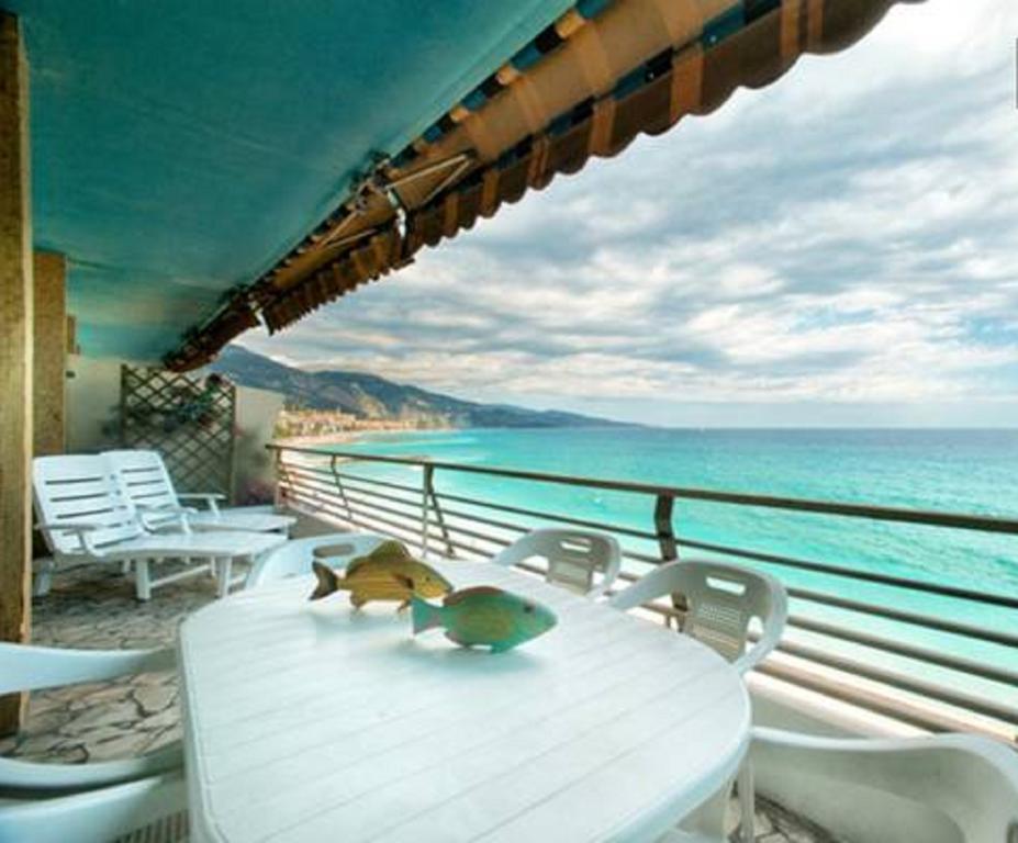 Flat Rossi Appartement Menton Kamer foto